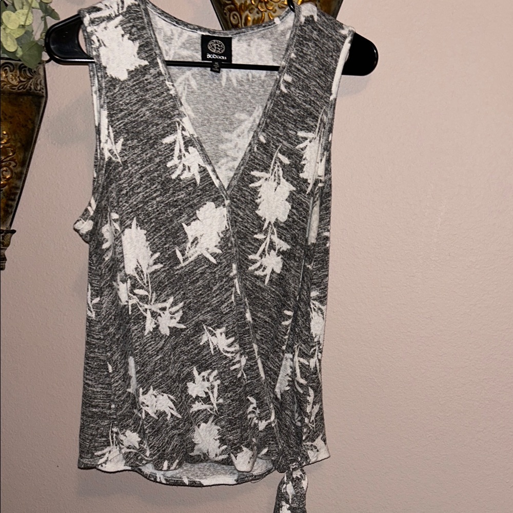 Bobeau Black and White Floral Tank Top